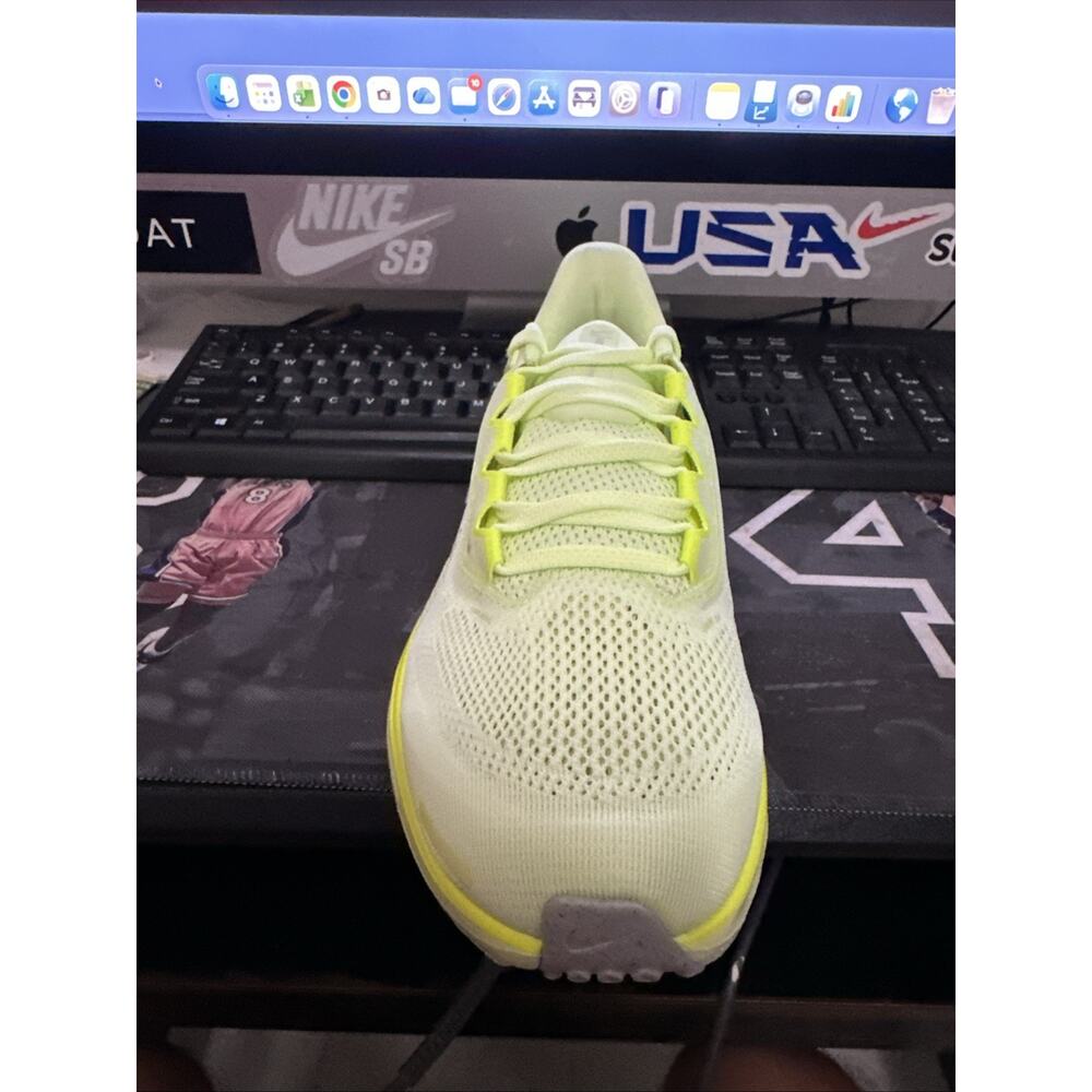 New Women's Size 7.5 Nike Air Zoom Pegasus 41 Barely Volt FD2723-702 Running - Picture 3 of 7